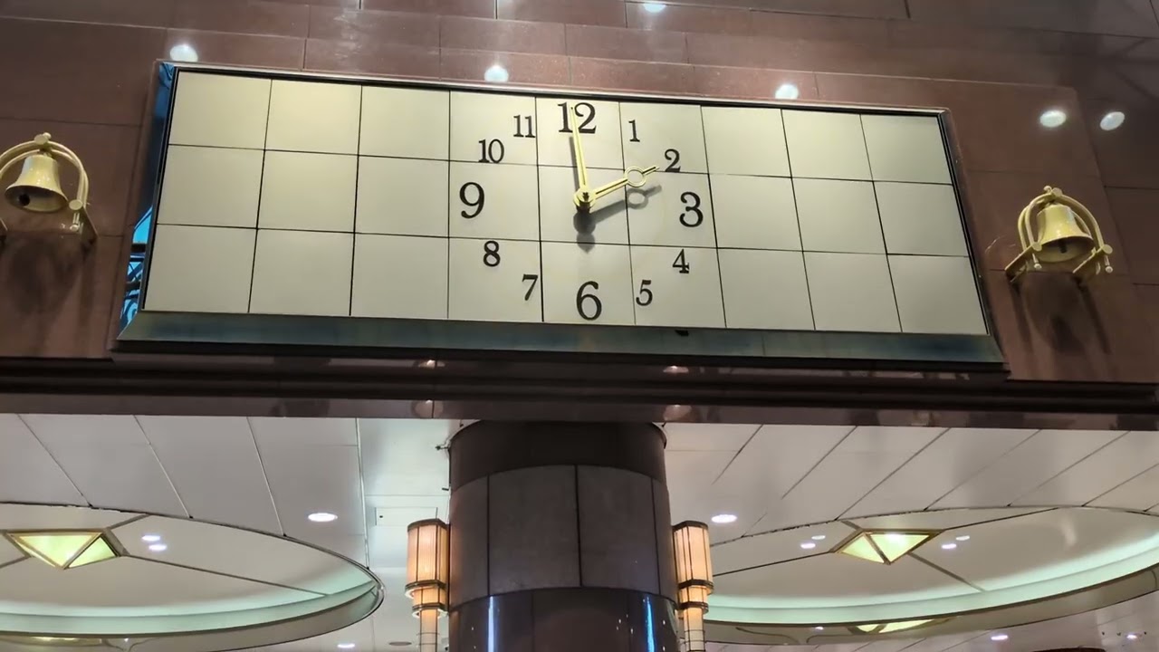 そごう千葉店・旧世界の人形時計　2時