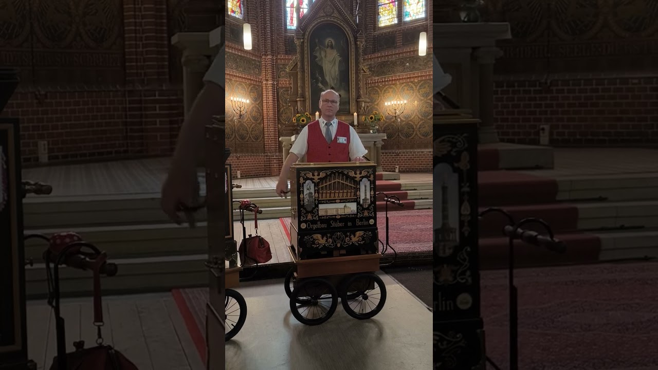 Drehorgel-Gottesdienst in der Immanuelkirche in Berlin Pankow "Halleluja von Händel".