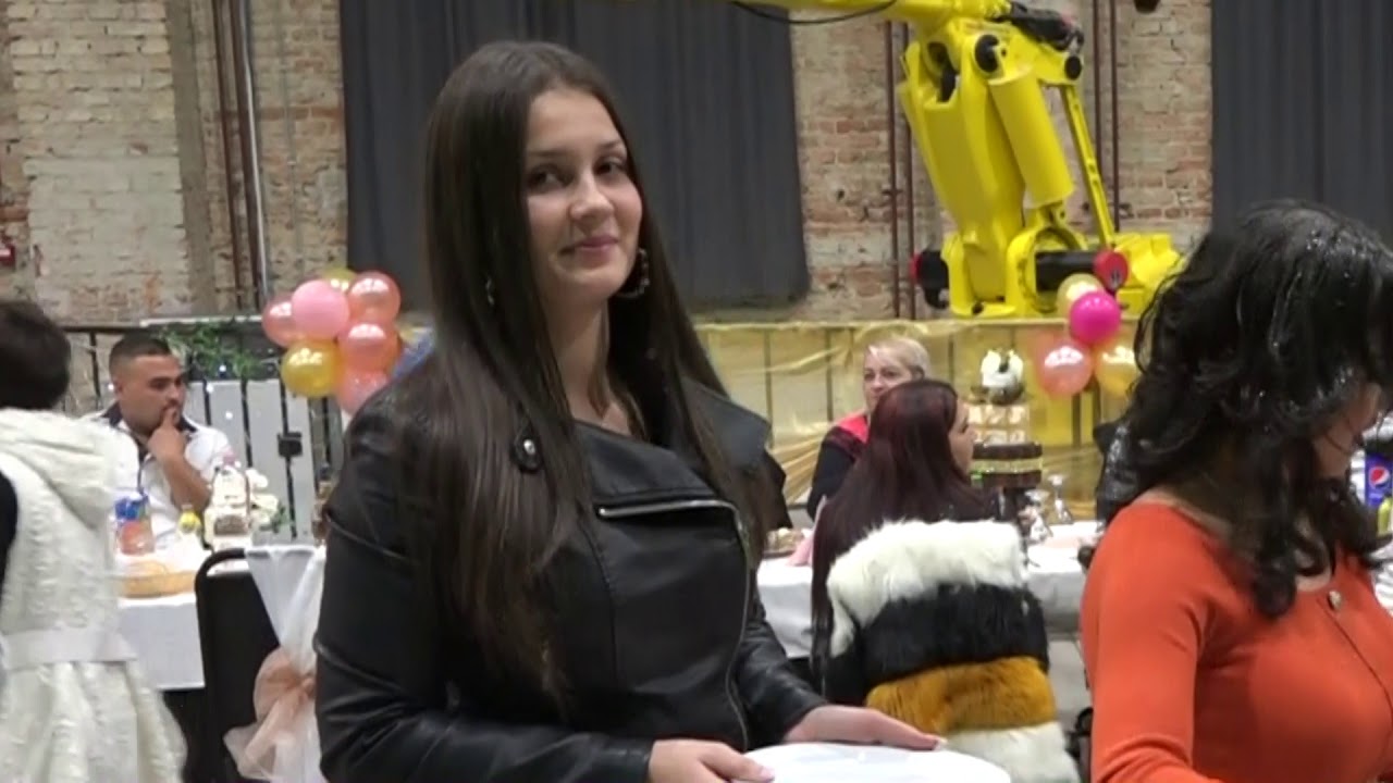 MIMI 2019 Nyitva van a barna kislány ablaka YouTube