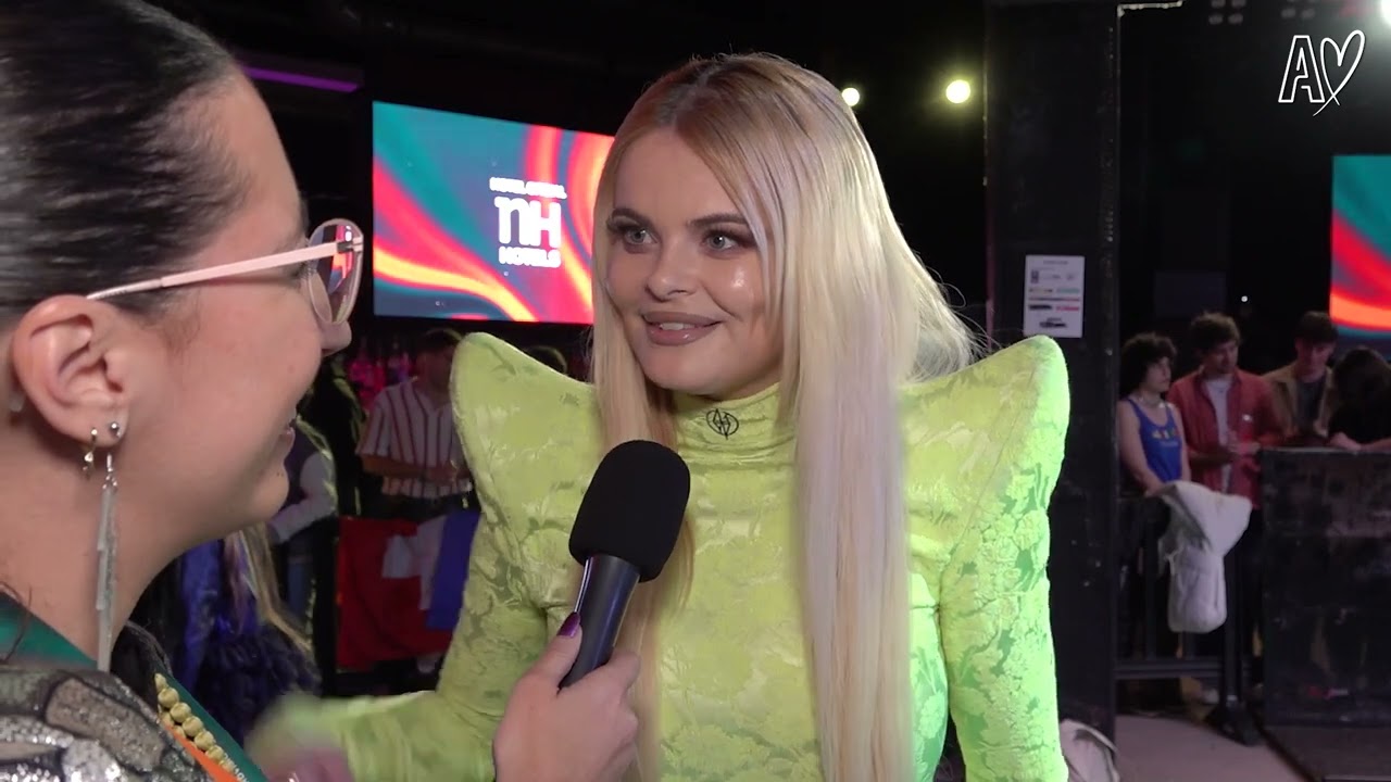 Erika Vikman, Sie kommt