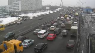 ДТП и пробка на Московском мосту в Киеве [2017-02-18 11:15:56](Видео с камеры: http://videoprobki.ua/camera/181-moskovskii-prospekt-vezd-na-moskovskii-most?c=Kyiiv Адрес: Московский проспект, въезд на Московск..., 2017-02-18T09:26:39.000Z)