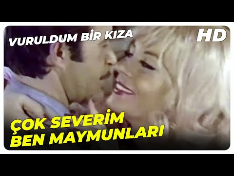 Vuruldum Bir Kıza - Afrodit'i Erkekleri Peşinden Koşturuyor! | Fatma Girik Eski Türk Filmi