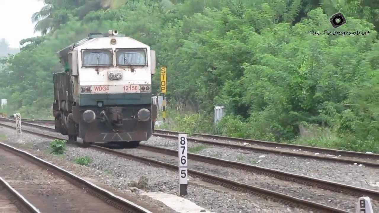 Light Loco: Hubli WDG4 Honks Loudly !