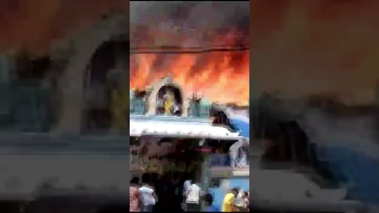 Massive Fire Breaks Out In Andhra Pradesh Temple during Ram Navmi Celebration😵 