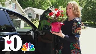 Buddy Check 10 Two Knoxville Nonprofits Partner To Deliver Flowers To Breast Cancer Fighters