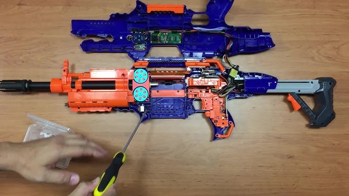 Giant Working NERF Gun Runs On Tiny Arduino