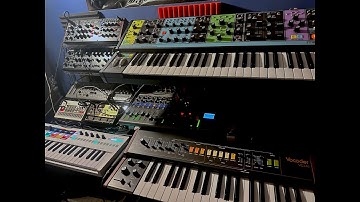 Synth Jam with Moog Matriarch, Behringer VC340, D and Pro One, Korg Volca Drum Sample, Roland SH-01A