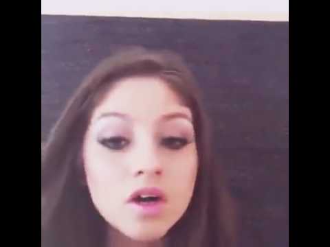 Karol Sevilla Diciendo Hola