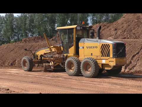 Volvo G976 grading dirt part 2