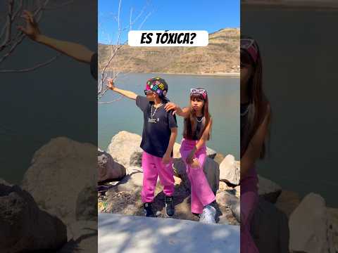 ¿QUÉ PASÓ AQUÍ? 💘😂 | FEDE VIGEVANI | JUNIC Y MIA #fedevigevani #shorts #juniceldivertido