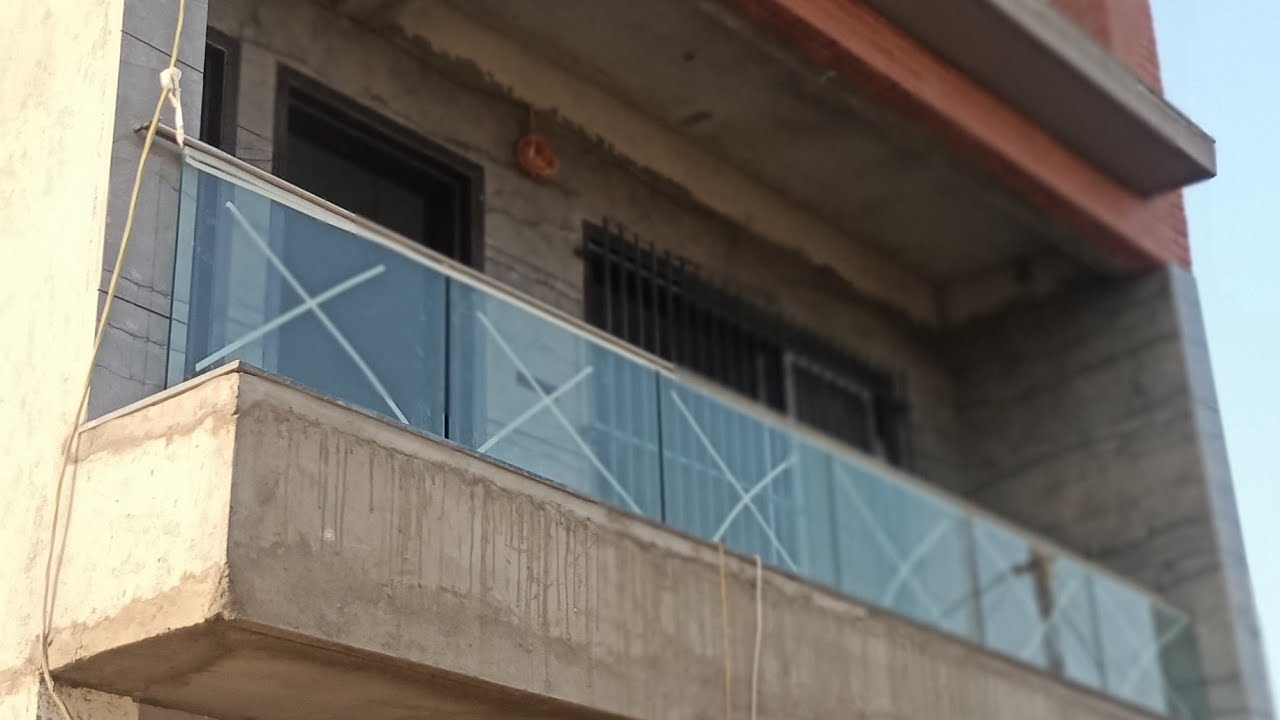 Which glass is best for balcony railing ? स्टील ग्लास रेलिंग