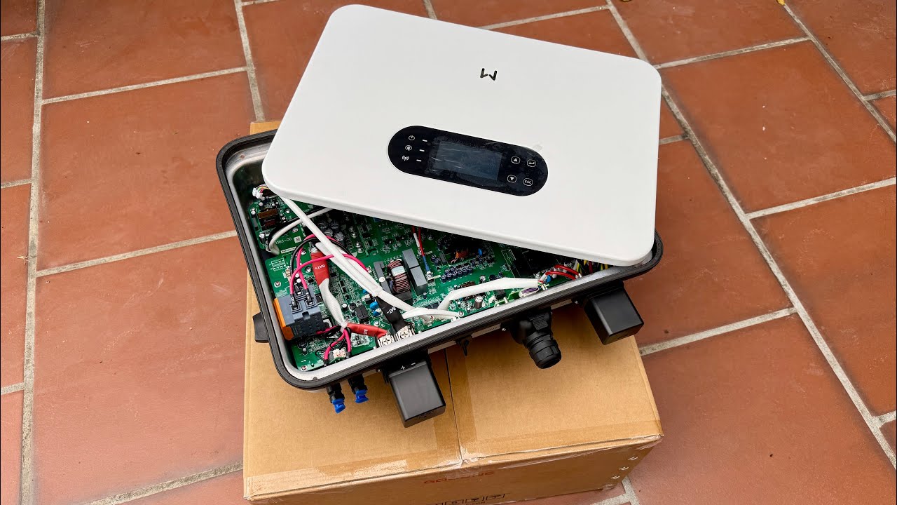 Bất ngờ về thiết kế mạch gọn gàng của biến tần năng lượng mặt trời GOODWE 6KW IP65