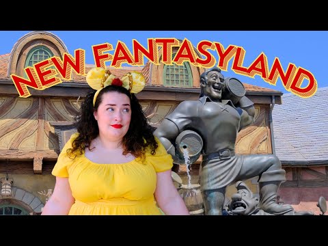 Exploring New Fantasyland at Magic Kingdom 🥀💛📚 | Disney World Vlog