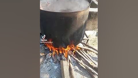 Nấu rượu chuối quê em