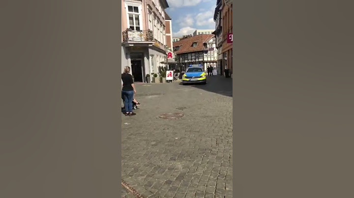 Polizei fährt fast Fahrradfahrer um #blaulichtfreunde #einsatzfahrt #blaulicht #Featured