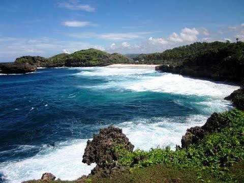 Wisata Pantai Watu Karung Pacitan East Java Indonesia 