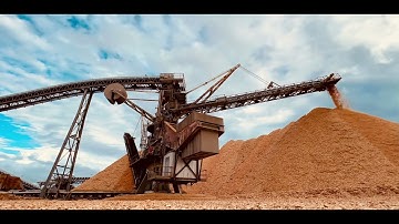 AMECO Group - Circular Storage System Stacker + Reclaimer for woodchips (timelapse 2/2)