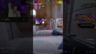 szeli pelna skupka a typ mu do plecow nozuje - Counter-Strike #Shorts