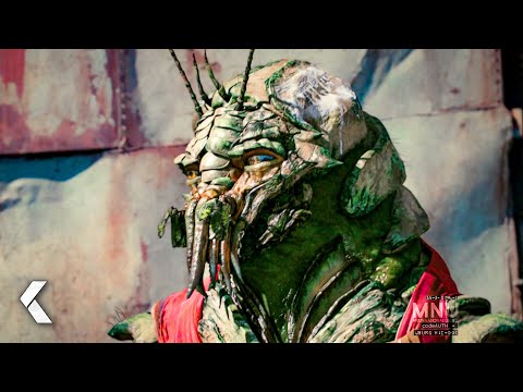 Wikus Tries To Evict Christopher Johnson Scene - District 9 (2009)