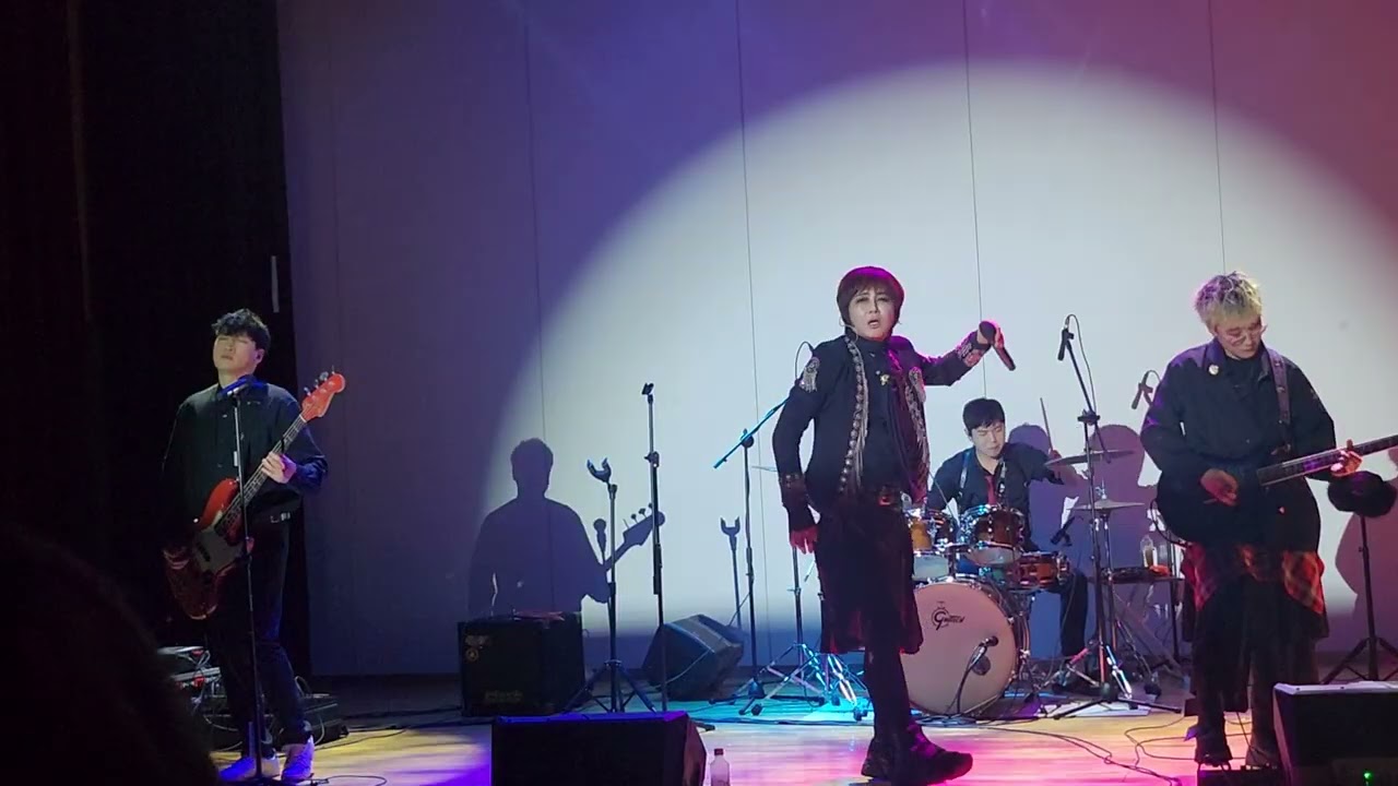 20260117 내귀에도청장치- Strange Dance