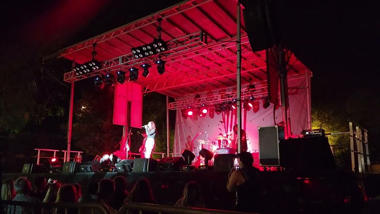 Cassadee Pope