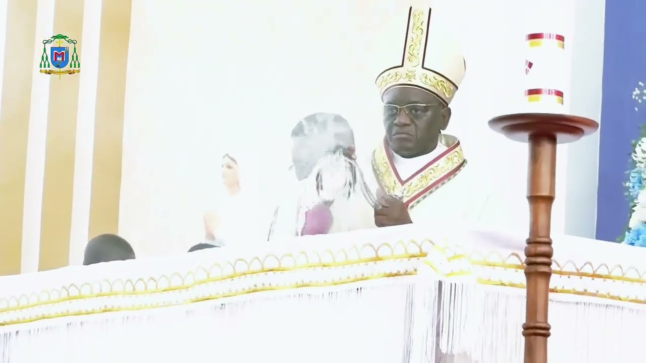 @Diocesedekolwezi : No comment bénédiction de la nouvelle Cathédrale par Mgr Richard Kazadi