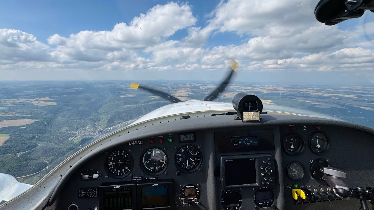 Ultraleichtflugzeug Dynamic WT9 | Platzrunde EDRT - YouTube