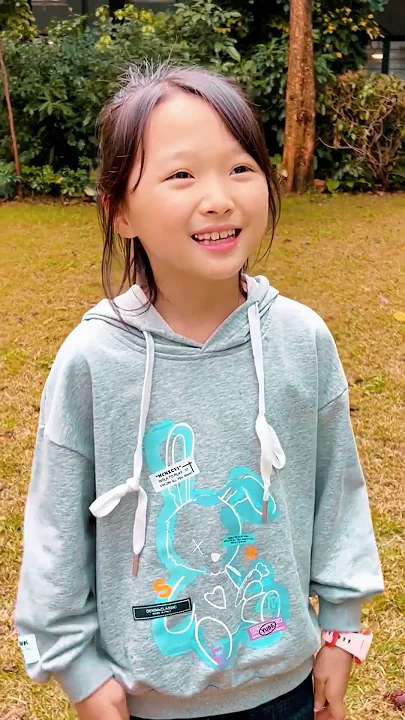 【斗罗大陆】小舞和荣荣捡到神秘女孩，与其度过一段美好时光后，最后竟发现小女孩另有身份！#斗罗大陆 #斗罗大陆唐三小舞 #cos #反转