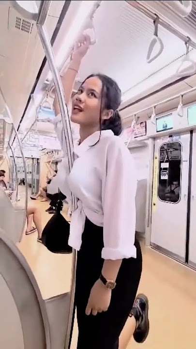 Siskaeee di kereta #siskaeee #feedshorts #gemoy #cantik #bigboob #toge