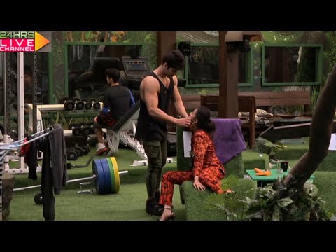 Biggboss 15 Live Feed, Simba को आया Tejasswi पर प्यार, Simba ने प्यार से खींचे Tejasswi के गाल