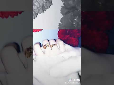 الهدية ما بتنهدا انا هديت قلبي ما عاد فيني اهديه لشخص تاني ياريت ما عاد تسألوني مين بحب