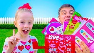 Nastya arkadaşlarına Sevgililer günü kartları ve hediyeler veriyor - Çocuklar için Video Dizisi