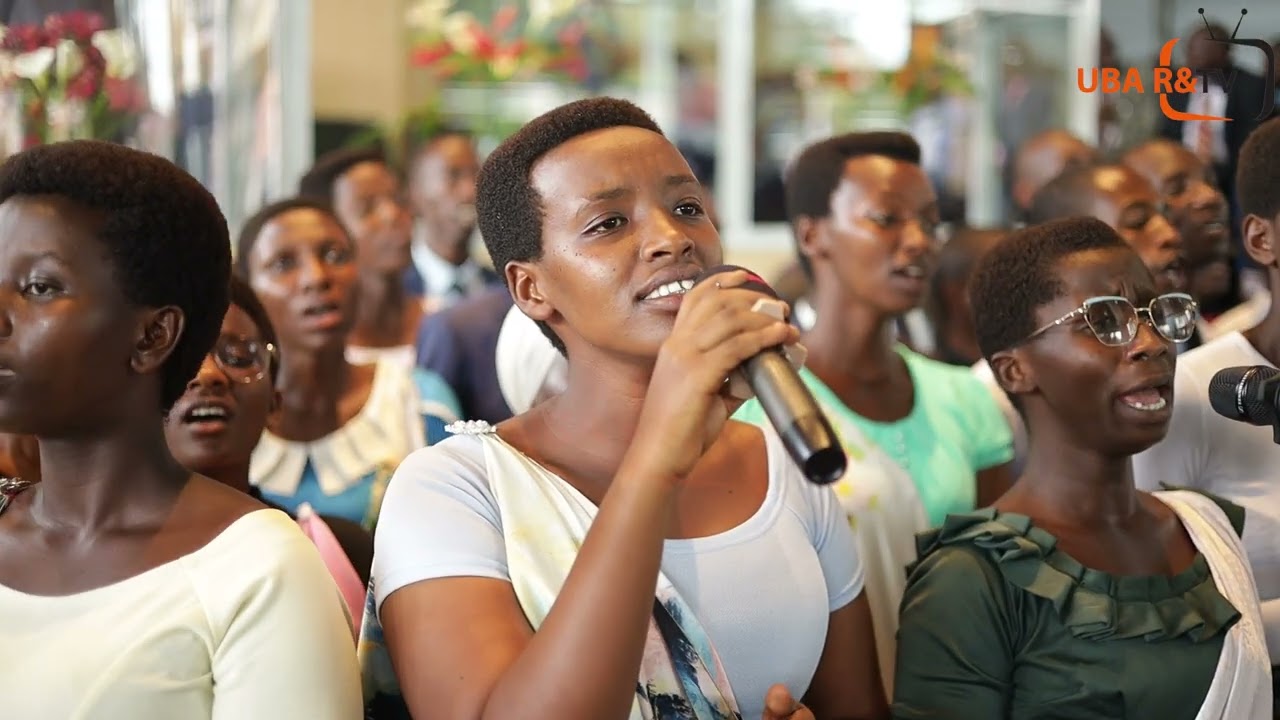 nimurabe ibihe Yesu agiye kugaruka// by chorale universitaire  UGL