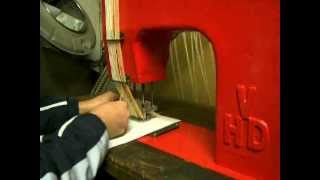 Cutting table tuft machine