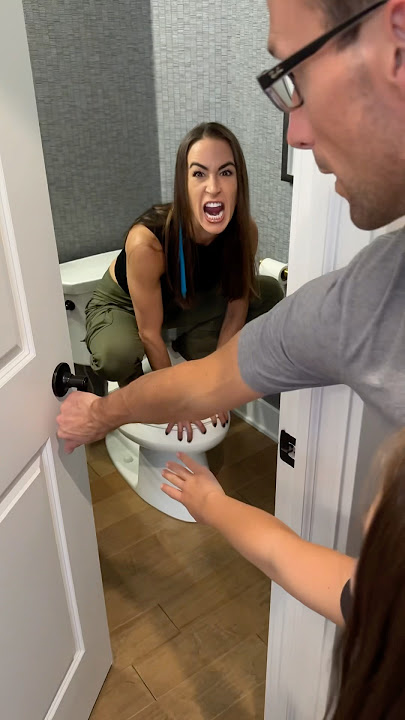NEVER INTERRUPT MOM IN THE BATHROOM #shorts