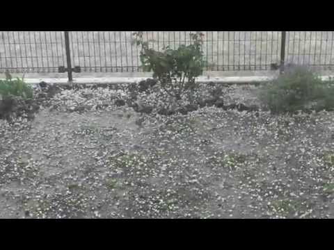 河口湖に雹（ヒョウ）が降った