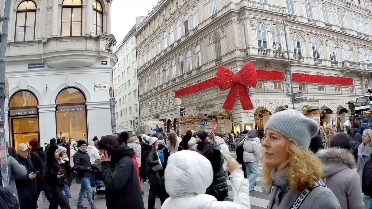 U SRCU BEČA - UŽIVANJE I GRADSKI  RITAM, IN THE  HEART  OF  VIENNA -ENJOYMENT  AND  CITY  RHYTHM.