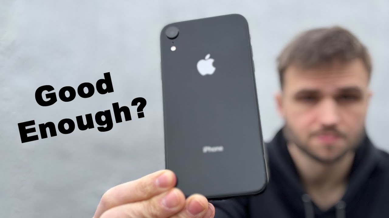 iPhone XR in 2025 - Day in the Life Review!