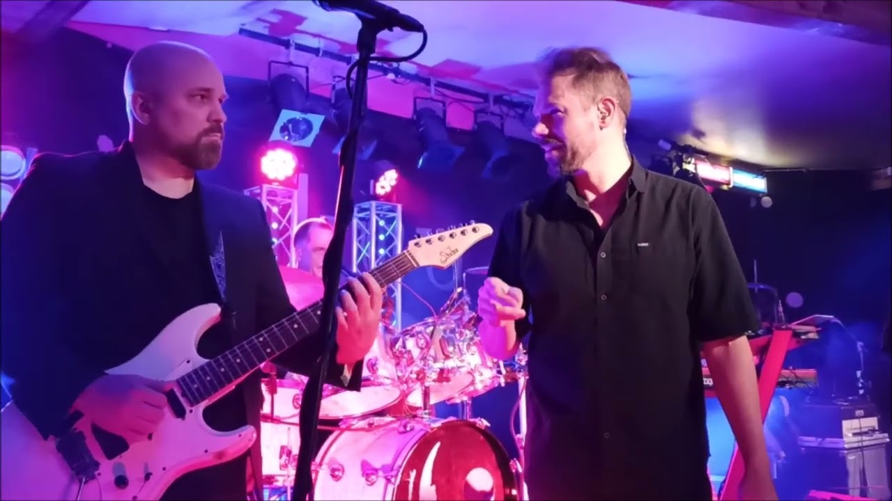 Taikakuu - Vain Rakkaus