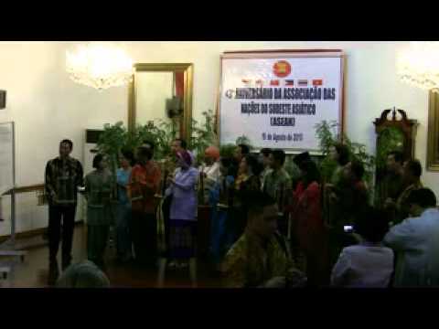 Que Sera Sera, Angklung