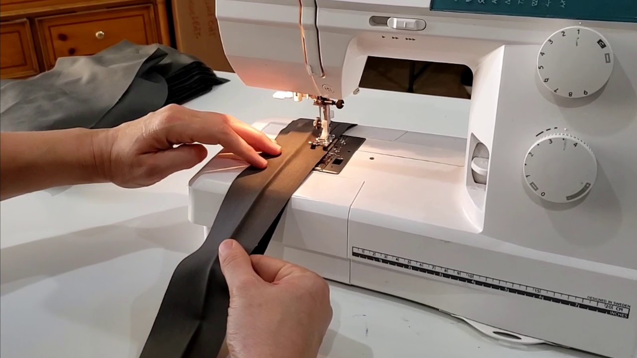 How to Sew two pieces of fabric together - straight stitch with