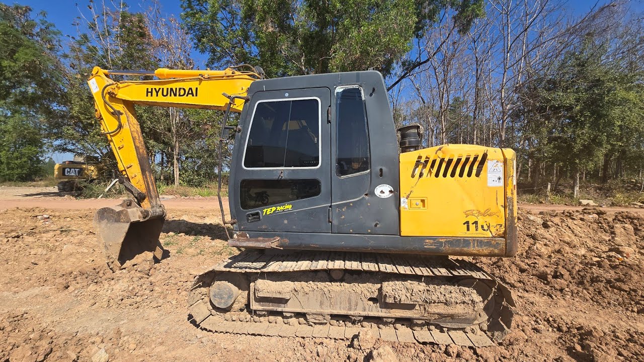 HYUNDAI 110-7 ราคา 480,000 บาท เอกสารเล่มเดียวป้ายแดง ดูรถจังหวัดขอนแก่น 0625870434 เก่ง