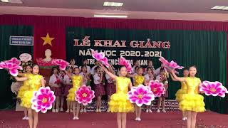 Hát múa Mùa thu ngày khai trường THCS Nha Trang