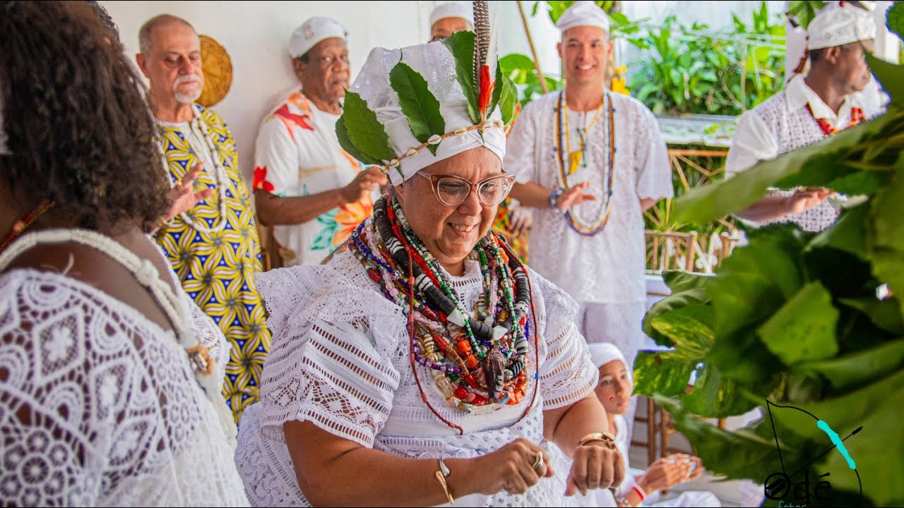 21 Anos de Mam'etu Kavunjenan - Inzo Nguzu us Mukulundu Kavungo