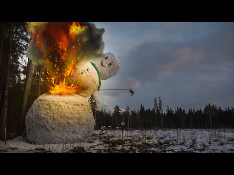 Видео: Падение самого большого снеговика Destruction of the biggest snowman