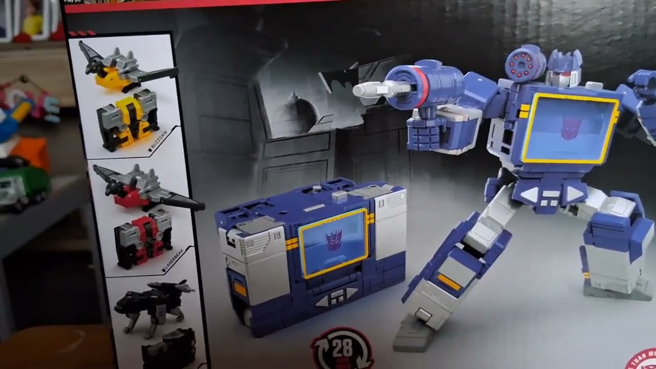 Transformers Studio series 86 leader class Soundwave figure review 