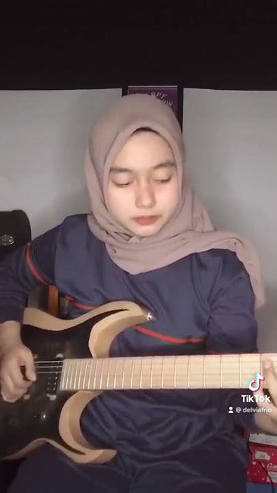 Aku bergetarrrrr #putriiklan #st12 #cover #short #guitarcover