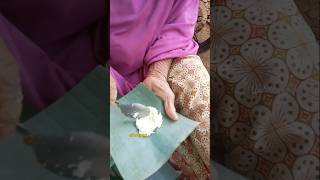 Ma Milah bikin makanan khas Sunda #shorts #video #sunda #pedesaan #alam #enak #makan #masak #liburan