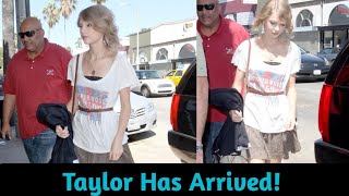 Inside Taylor Swift s Epic Arrival at MetLife Supporting Travis Ahead of Chiefs 
