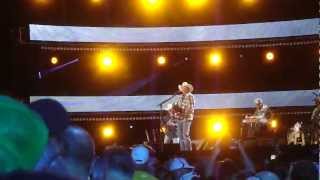 Alan Jackson - Chatahoochie (LIve CMA Fest 2012)